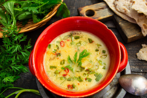 Sopa de queso con verduras