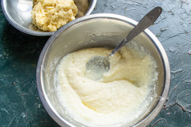 Crema batida y homogénea Crema de ricotta lisa y homogénea tras ser batida