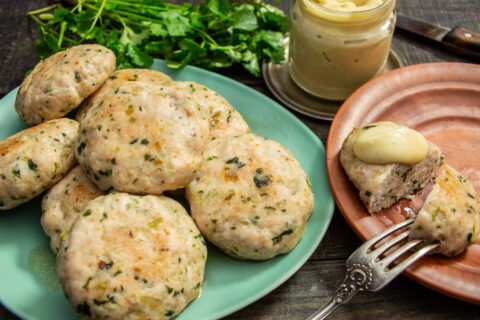Filetes rusos de pollo con cilantro al horno