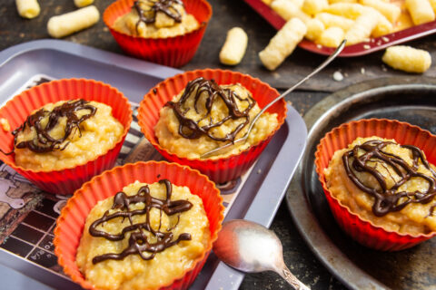 Pastelitos de palitos de maíz dulces con almendras y miel