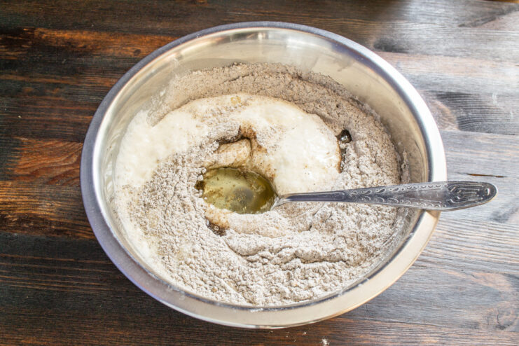 Adición de aceite vegetal Adición de aceite a la masa para el pan de centeno