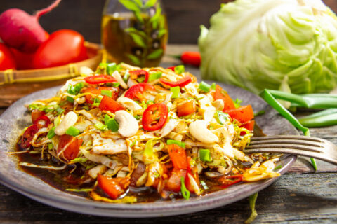 Ensalada de col y tomate