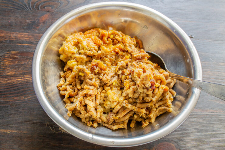Masa homogénea triturada Mezcla triturada de orejones, dátiles, nueces y jengibre.