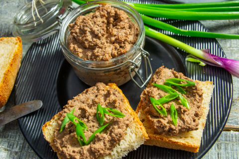 Paté de higaditos de pollo con leche en polvo